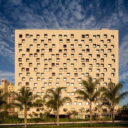 B Hotel Brasília Luaran gambar The 1960s-built 12-storey, 200-bed, 100-room nursing home at the Royal Perth Hospital, Perth, Western Australia.